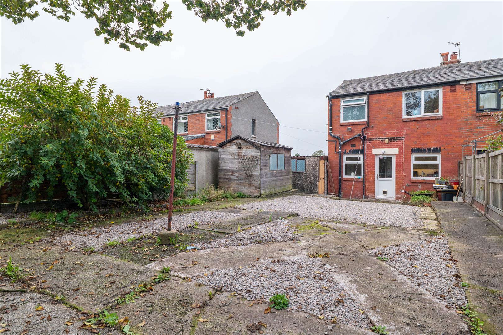 Russell Square West, Chorley